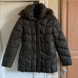NWT Larry Levine Down and Feather Coat